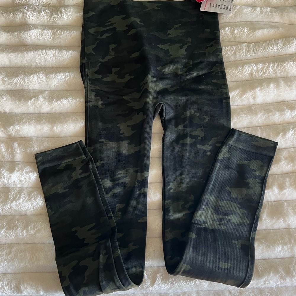 SPANX Small green Camo Print Leggings